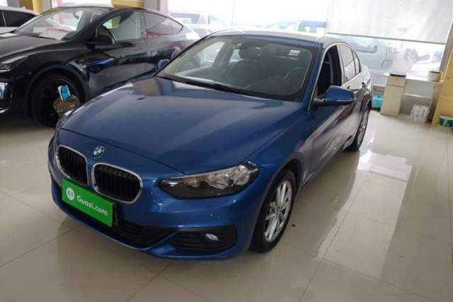BMW 1 Series 2018 118i Fashion Model مستعملة