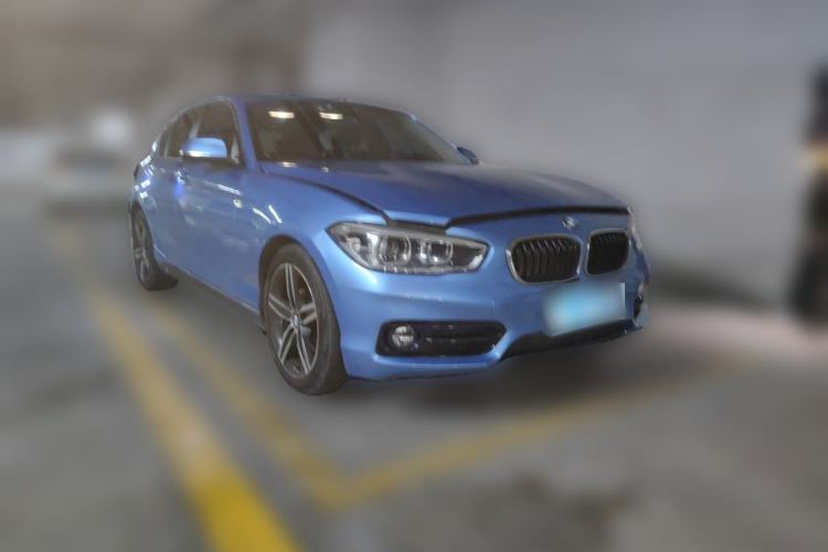 Used BMW 1 Series 2018 118i Sport Design Package Front Right 45 Deg