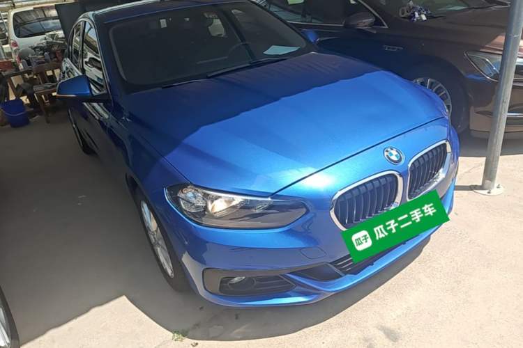 Used BMW 1 Series 2018 118i Fashion Model Front Right 45 Deg