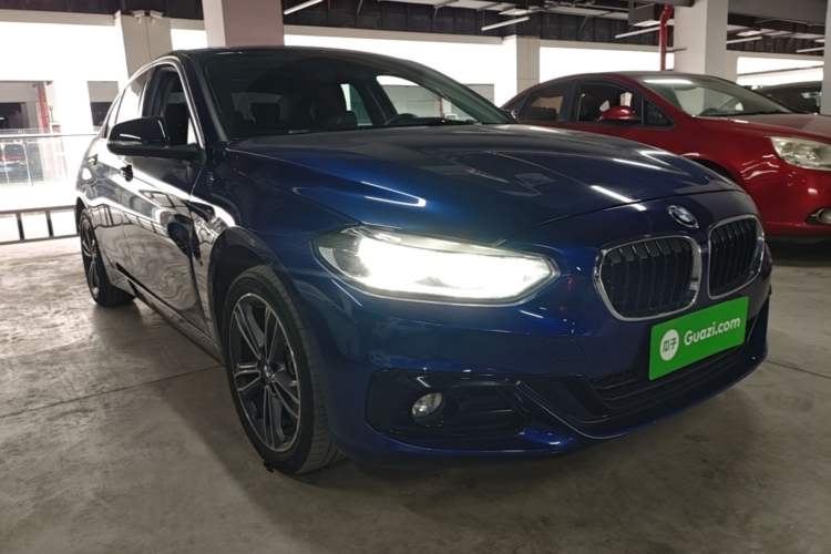 Used BMW 1 Series 2018 118i Sport Edition Front Right 45 Deg