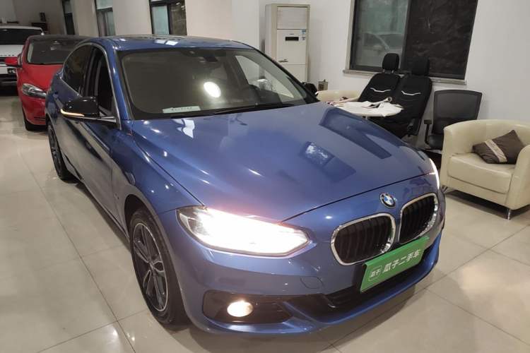Used BMW 1 Series 2018 118i Sport Edition Front Right 45 Deg