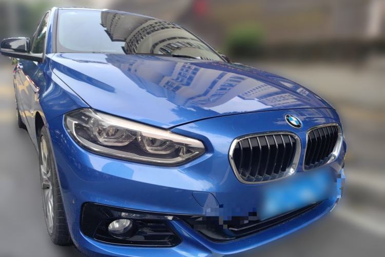 Used BMW 1 Series 2018 120i Design Package Model Front Right 45 Deg