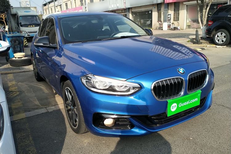 Used BMW 1 Series 2018 118i Sport Edition Front Right 45 Deg