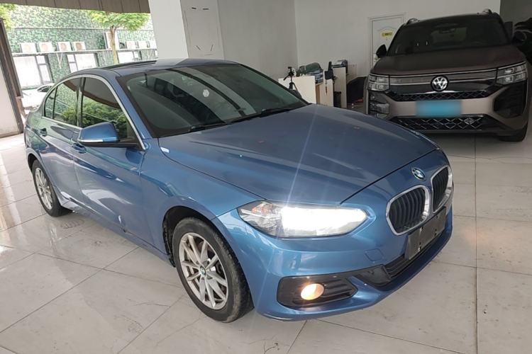 Used BMW 1 Series 2018 118i Fashion Model Front Right 45 Deg