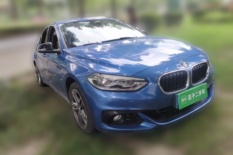 Used BMW 1 Series 2018 118i Sport Edition Front Right 45 Deg