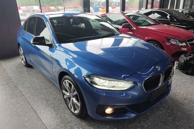 Used BMW 1 Series 2018 120i Design Package Model Front Right 45 Deg