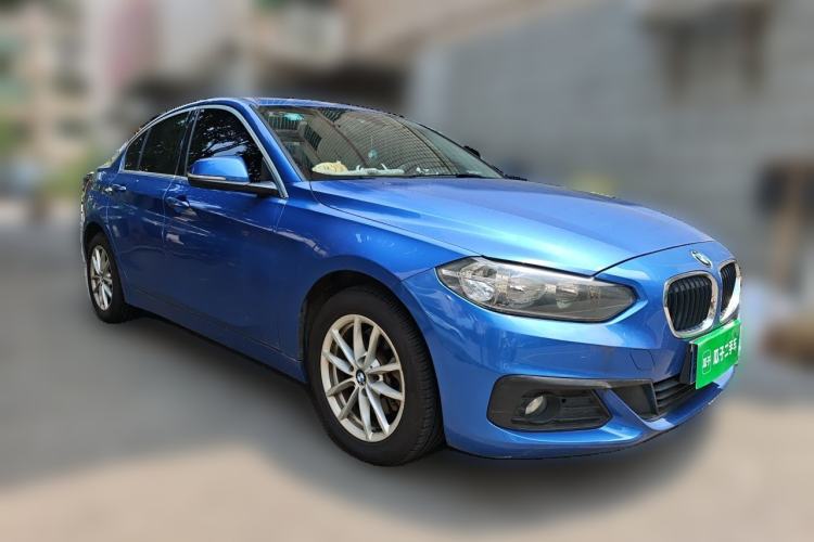 Used BMW 1 Series 2018 118i Fashion Model Front Right 45 Deg