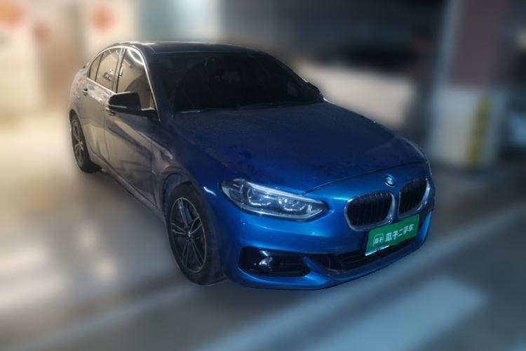 Used BMW 1 Series 2018 118i Sport Edition Front Right 45 Deg
