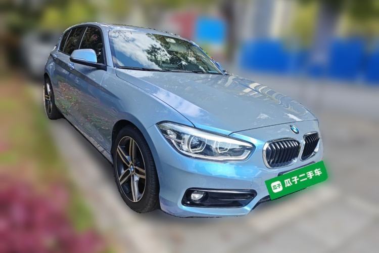 Used BMW 1 Series 2018 118i Sport Design Package Front Right 45 Deg