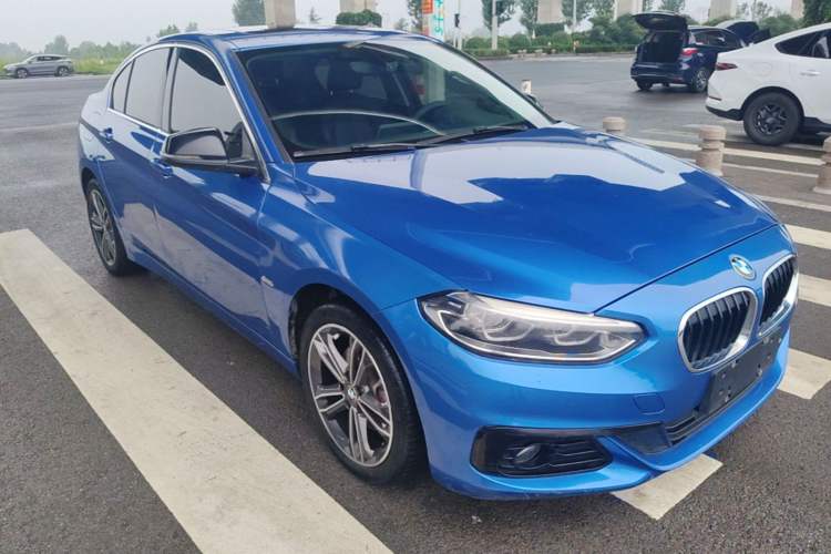 Used BMW 1 Series 2018 118i Sport Edition Front Right 45 Deg
