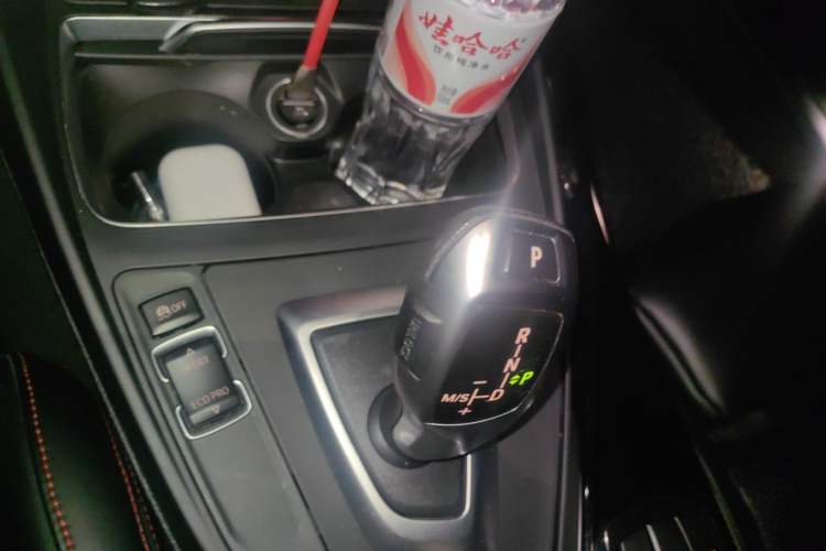 Used BMW 1 Series 2018 118i Sport Design Package Gear Lever