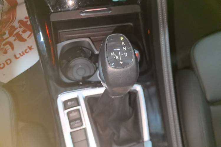 Used BMW 1 Series 2018 118i Sport Edition Gear Lever