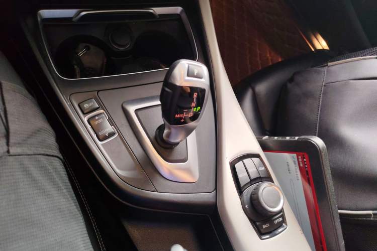 Used BMW 1 Series 2018 118i Leading Model Gear Lever