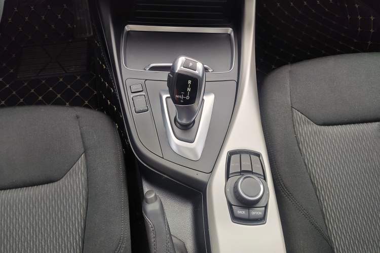 Used BMW 1 Series 2018 118i Leading Model Gear Lever