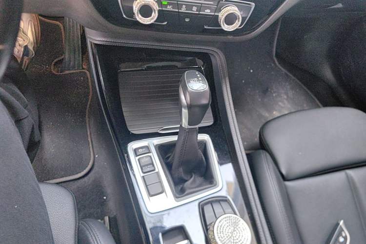 Used BMW 1 Series 2018 118i Sport Edition Gear Lever