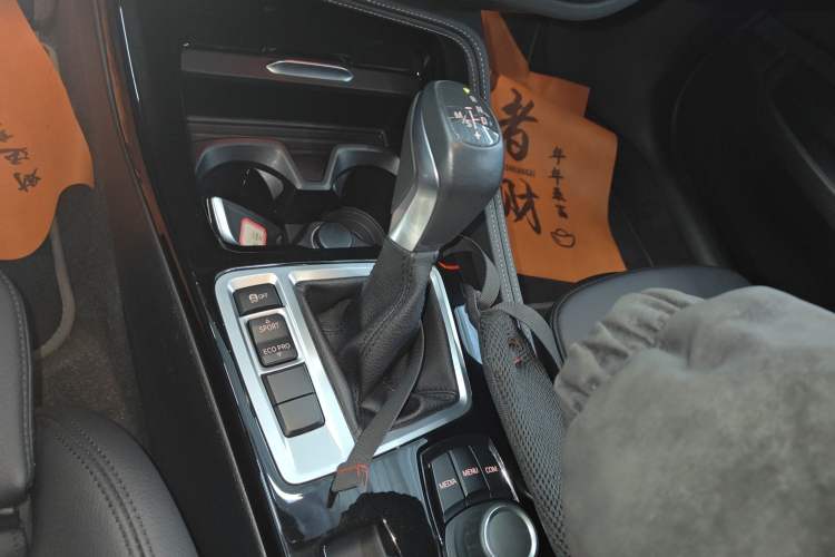 Used BMW 1 Series 2018 118i Sport Edition Gear Lever