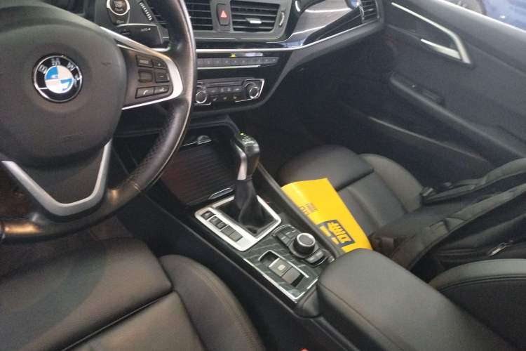Used BMW 1 Series 2018 118i Sport Edition Gear Lever