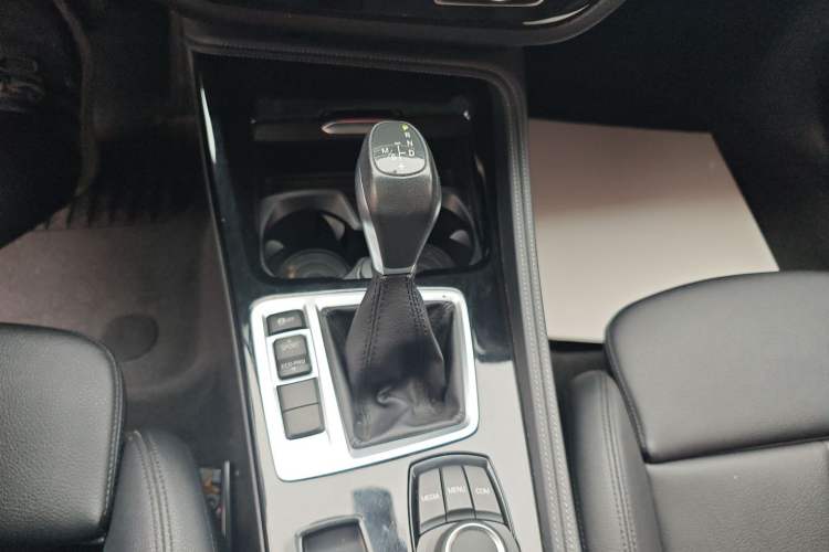 Used BMW 1 Series 2018 Facelifted 118i Sport Edition Gear Lever