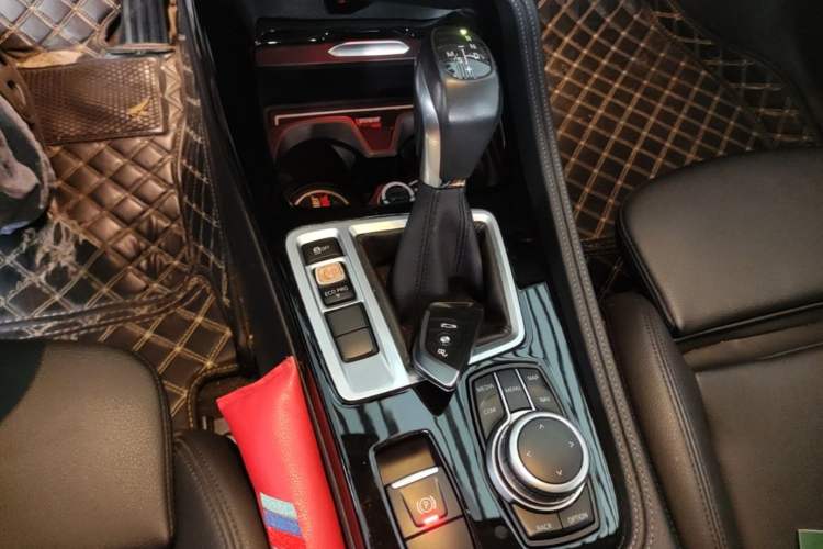 Used BMW 1 Series 2018 120i Design Package Model Gear Lever