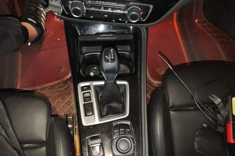 Used BMW 1 Series 2018 Facelifted 118i Sport Edition Gear Lever