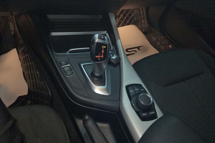 Used BMW 1 Series 2018 118i Leading Model Gear Lever