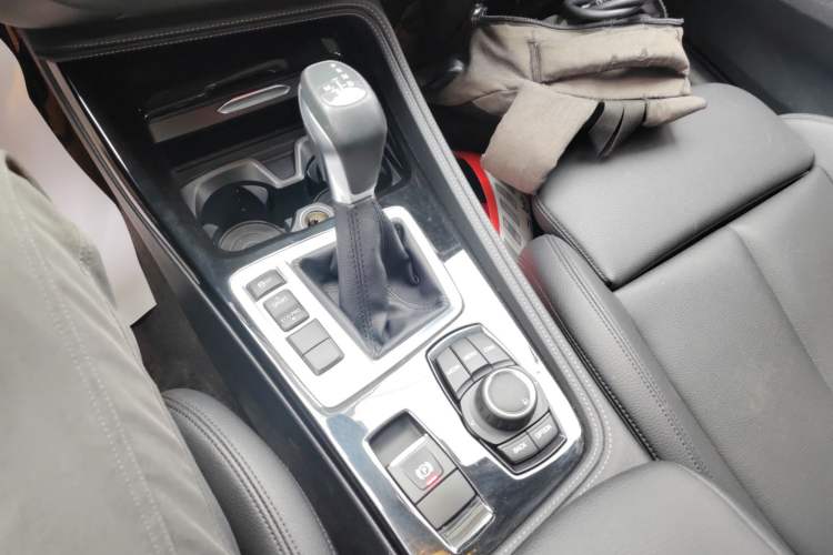 Used BMW 1 Series 2018 Facelifted 118i Sport Edition Gear Lever
