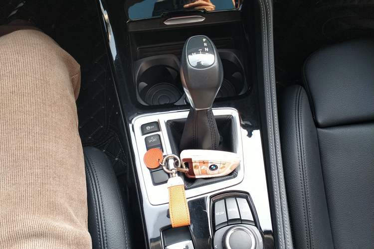 Used BMW 1 Series 2018 118i Sport Edition Gear Lever