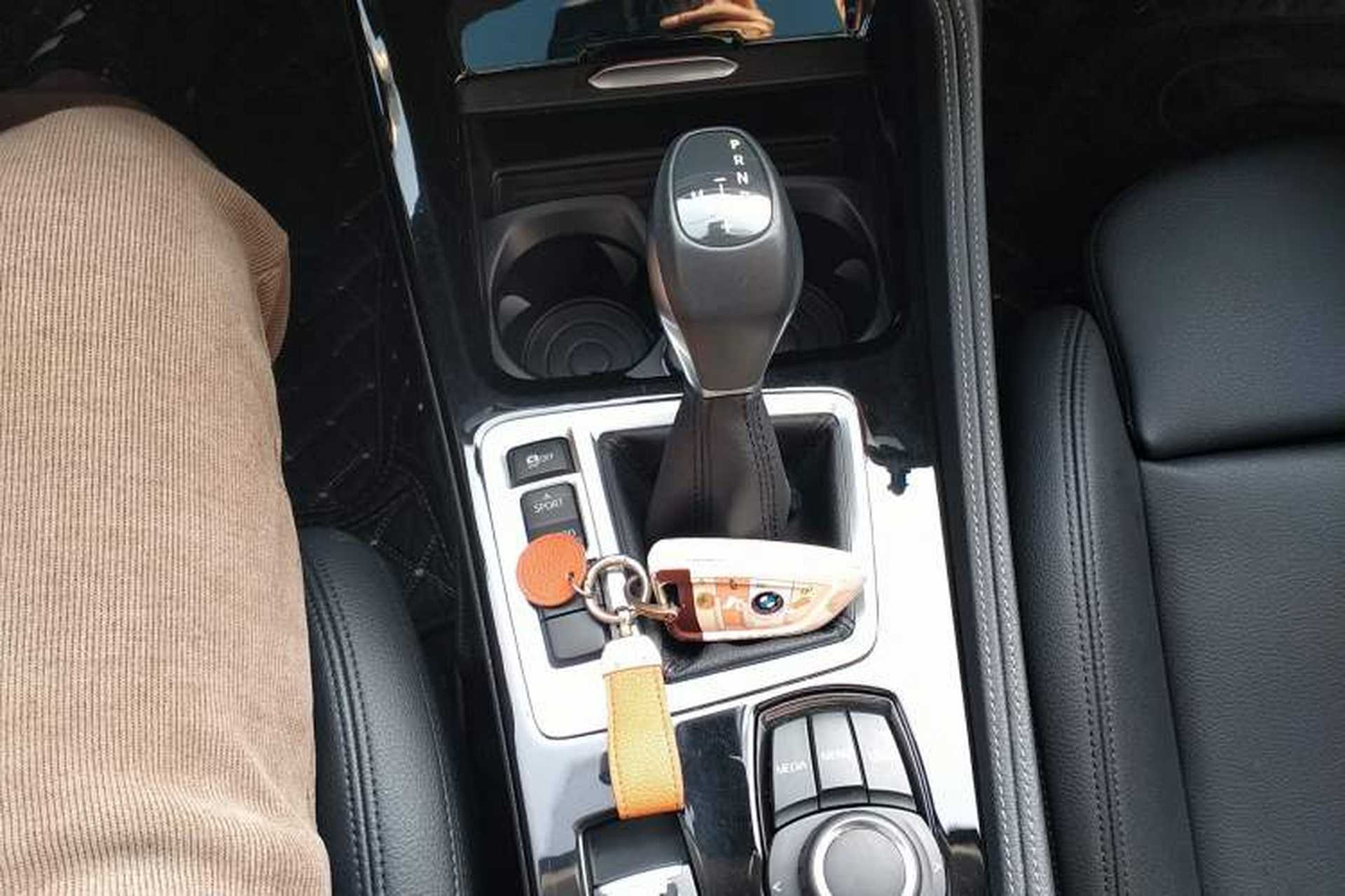 Used BMW 1 Series 2018 118i Sport Edition Gear Lever
