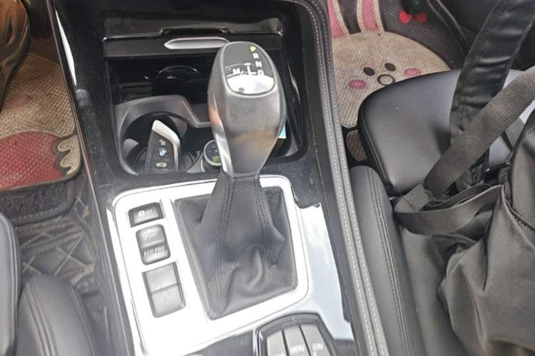 Used BMW 1 Series 2018 118i Sport Edition Gear Lever