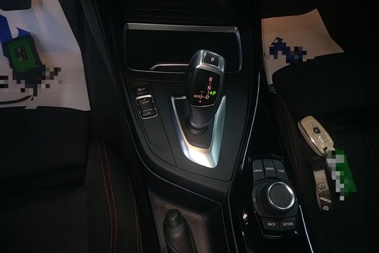 Used BMW 1 Series 2018 118i Sport Design Package Gear Lever