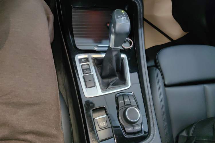Used BMW 1 Series 2018 Facelifted 118i Sport Edition Gear Lever