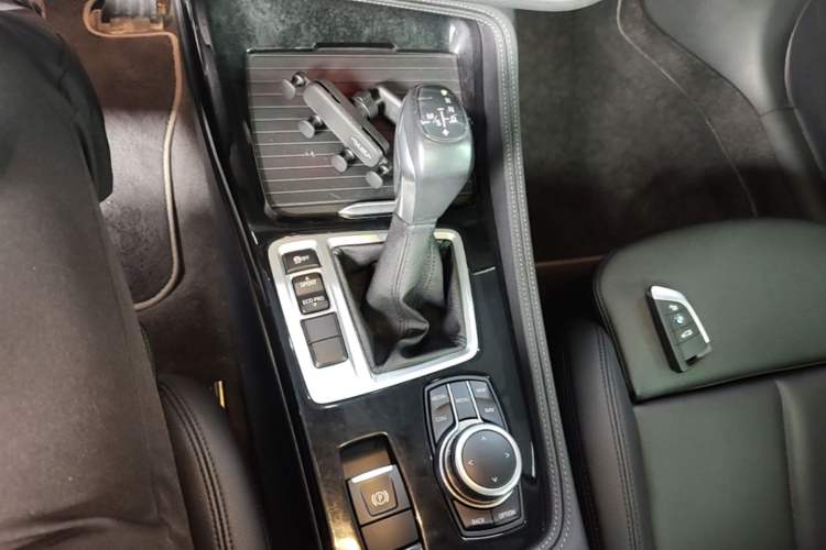 Used BMW 1 Series 2018 120i Design Package Model Gear Lever