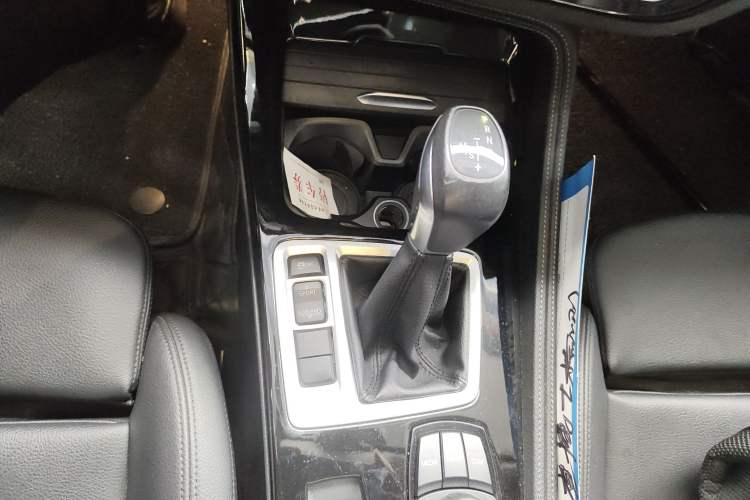 Used BMW 1 Series 2018 Facelifted 118i Sport Edition Gear Lever