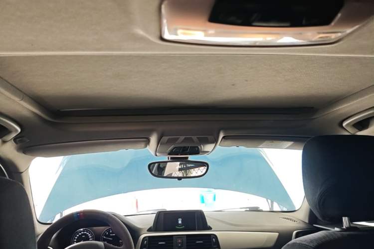 Used BMW 1 Series 2018 118i Leading Model Headliner