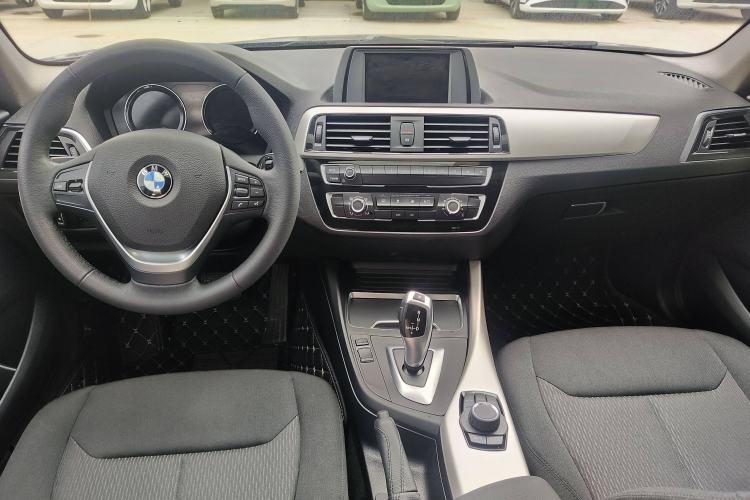 Used BMW 1 Series 2018 118i Leading Model Interior 2
