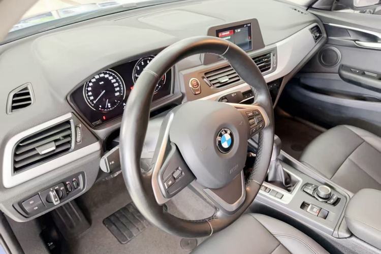 Used BMW 1 Series 2018 Revised 118i Fashion Edition Interior 2