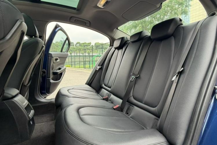 Used BMW 1 Series 2018 118i Sport Edition Interior 2