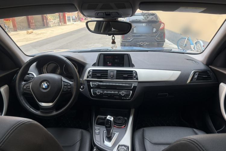 Used BMW 1 Series 2018 118i Leading Model Interior 2