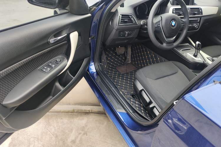 Used BMW 1 Series 2018 118i Leading Model Interior 3