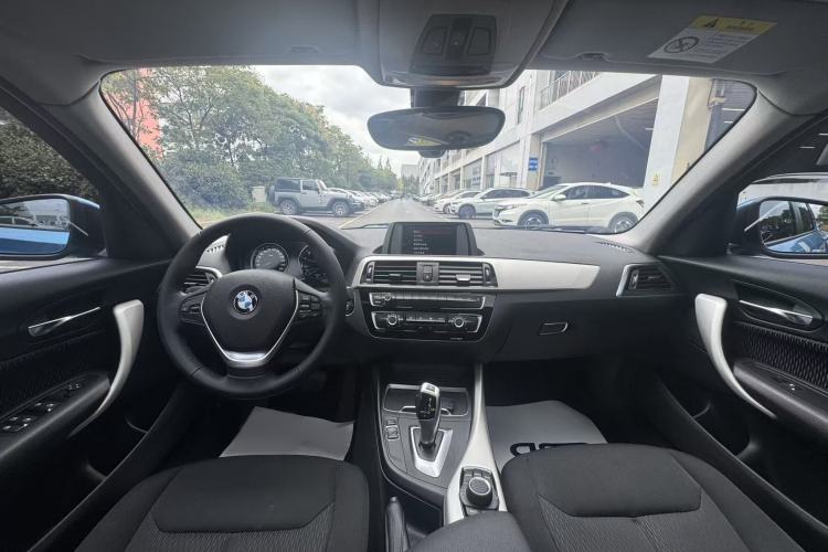 Used BMW 1 Series 2018 118i Leading Model Interior 3