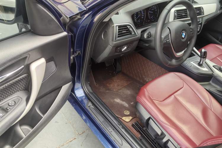 Used BMW 1 Series 2018 118i Leading Model Interior 4