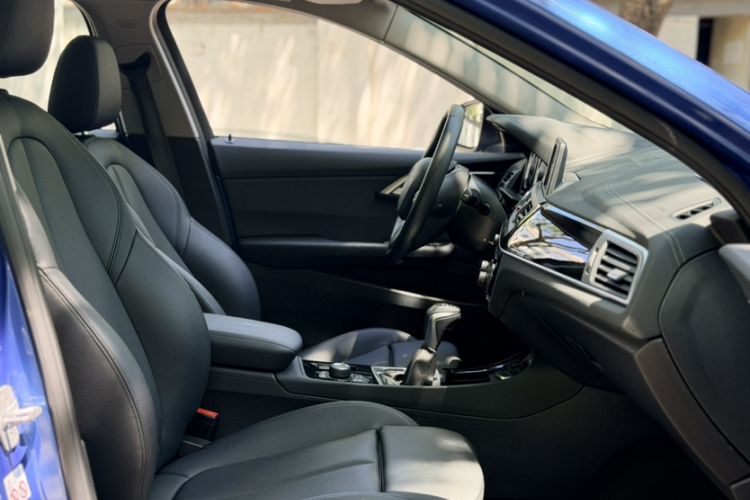 Used BMW 1 Series 2018 118i Sport Edition Interior 6