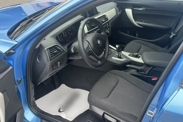 Used BMW 1 Series 2018 118i Leading Model Interior 7