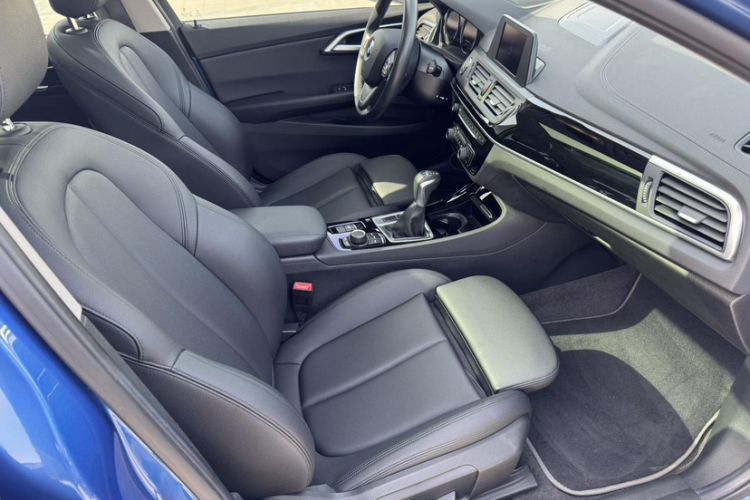 Used BMW 1 Series 2018 118i Sport Edition Interior 8