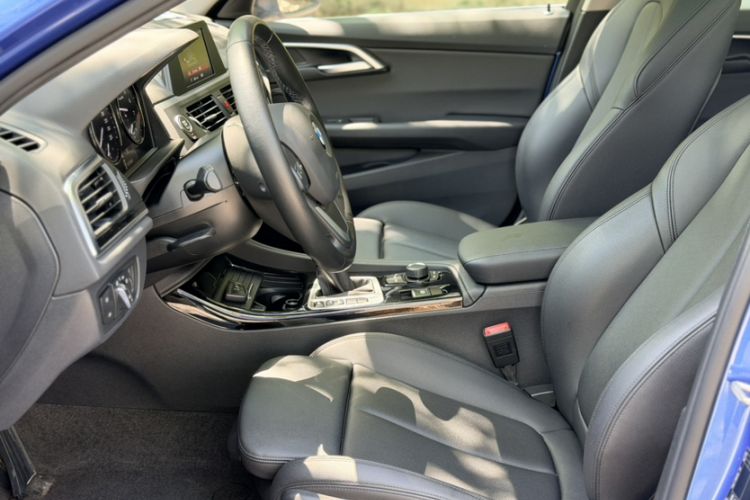 Used BMW 1 Series 2018 118i Sport Edition Interior 9