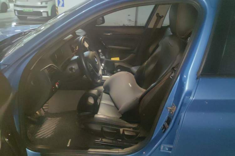Used BMW 1 Series 2018 118i Sport Design Package Left Front Seat