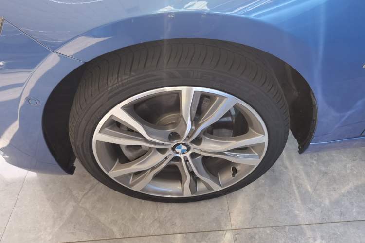 Used BMW 1 Series 2018 120i Design Package Model Left Front Wheel Hub