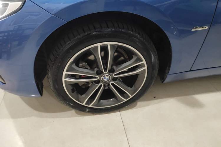 Used BMW 1 Series 2018 118i Sport Edition Left Front Wheel Hub