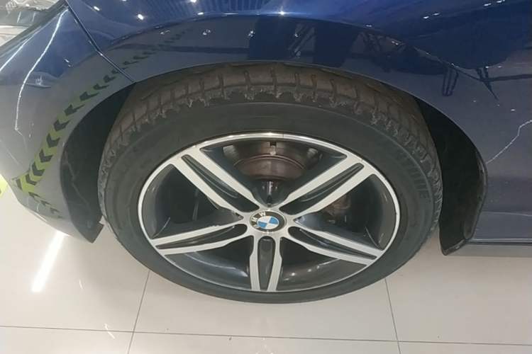 Used BMW 1 Series 2018 118i Sport Design Package Left Front Wheel Hub