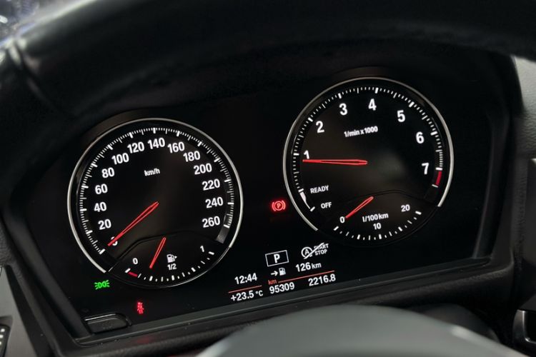 Used BMW 1 Series 2018 118i Sport Edition Odometer Close Up